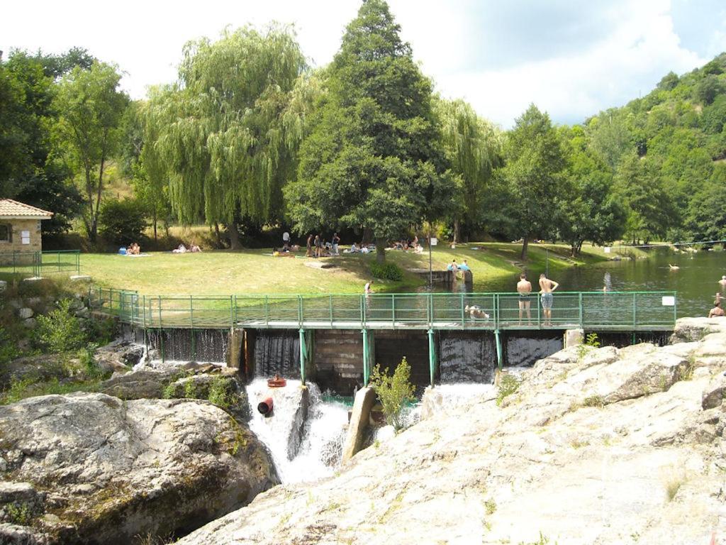 Gite Le Rocher Du Chateau De Retourtour Lamastre Dış mekan fotoğraf